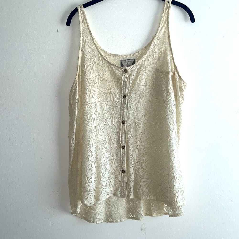 Volcome lace top. Size XL